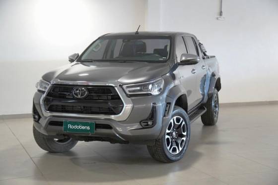 TOYOTA HILUX 2.8 D-4D TURBO DIESEL CD SRX PLUS 4X4 AUTOMÁTICO